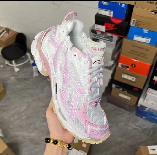Balenciaga Runner Pink White 677403W3RB39059 review 