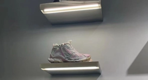 Balenciaga Runner Pink White 677403W3RB39059 review 