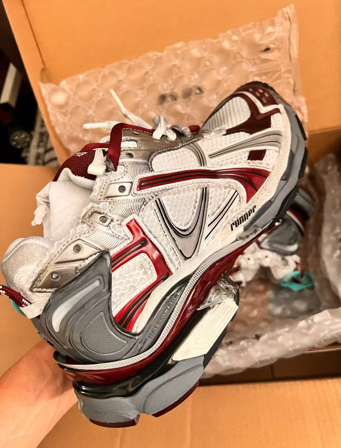 Balenciaga Runner White Wine Red review Hugo