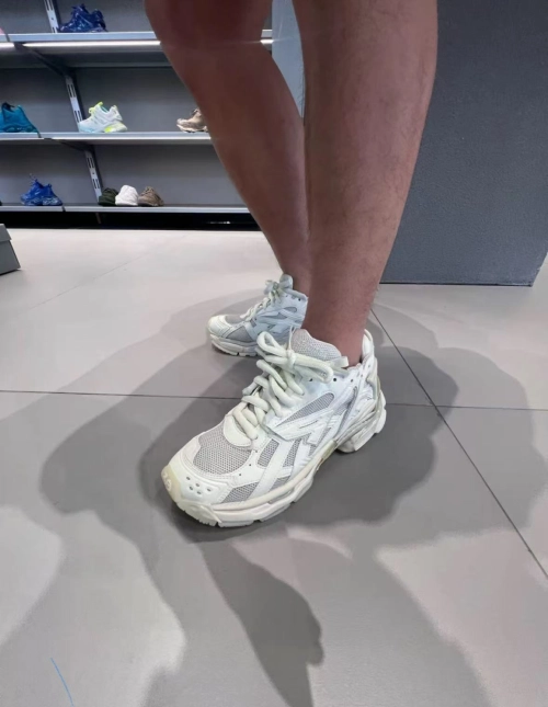 Balenciaga Runner Luminous Color review 