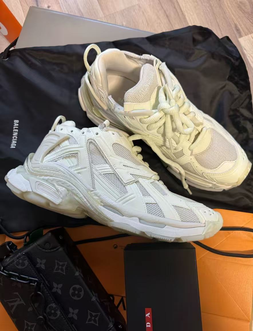 Balenciaga Runner Luminous Color review Angelo