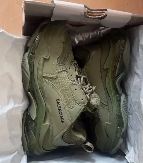 Balenciaga Triple S Pitch Green  541624 W2GA1 2325  review 