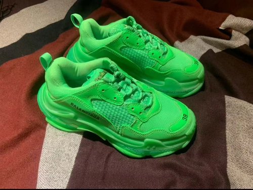  Balenciaga Triple S Fluorescent Green 541624 W09OL 3801 review 