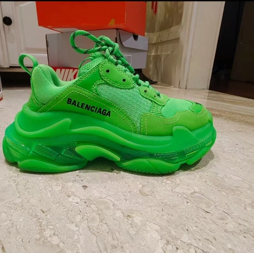  Balenciaga Triple S Fluorescent Green 541624 W09OL 3801 review 