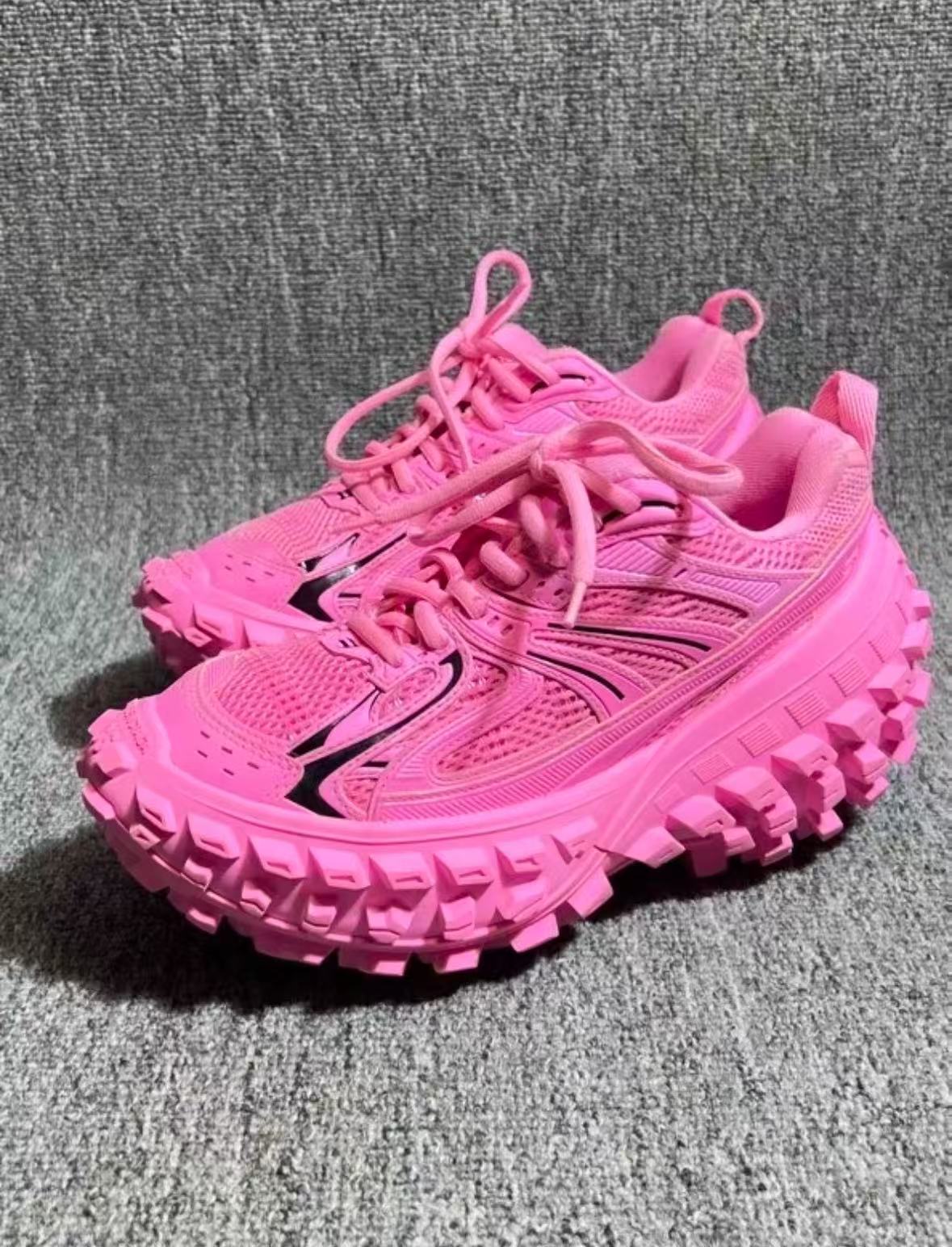 Balenciaga Defender Pink 685611 W2RAA 5000 review Elliot