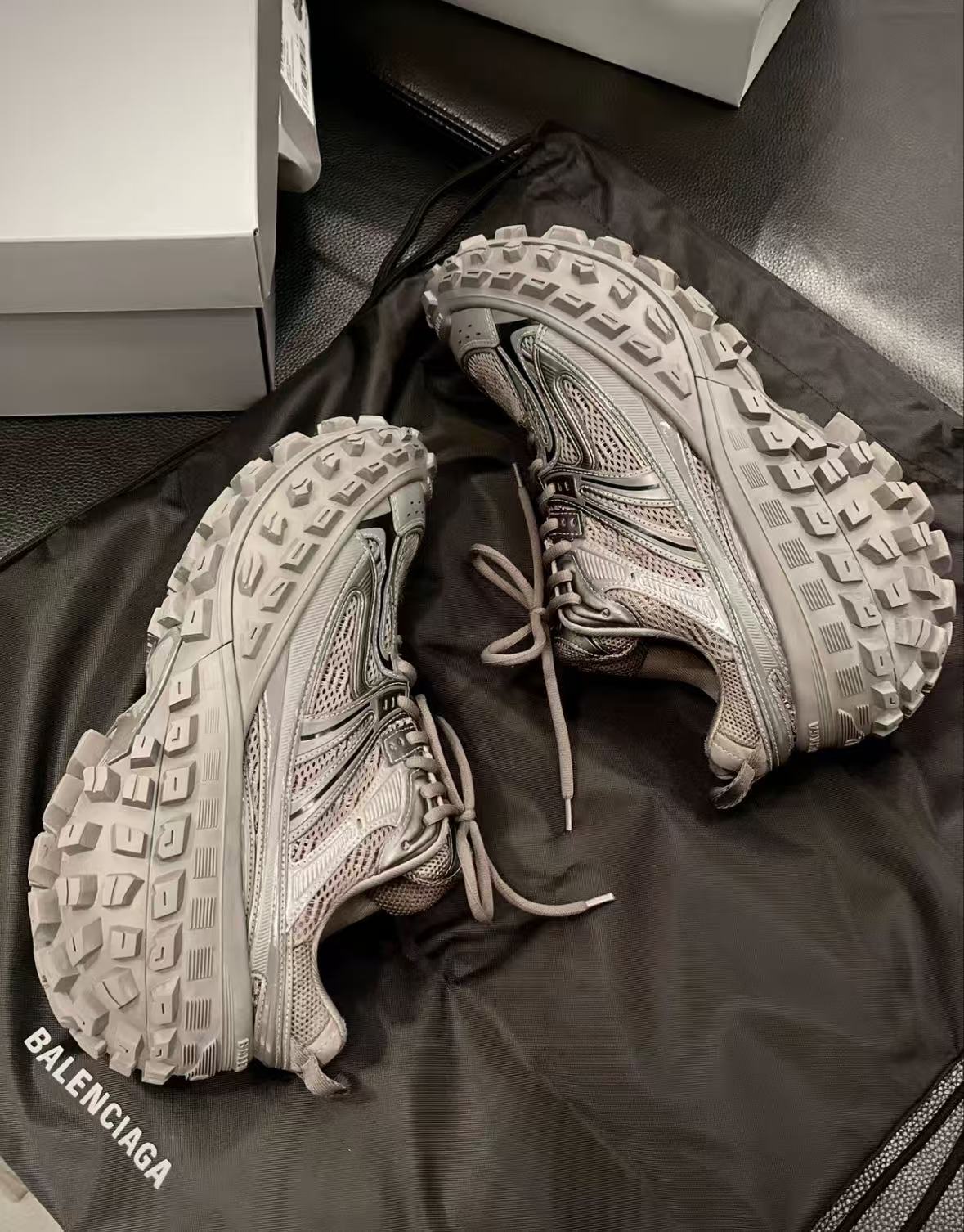 Balenciaga Defender Black Gray  685611 W2RA6 3000  review Fido