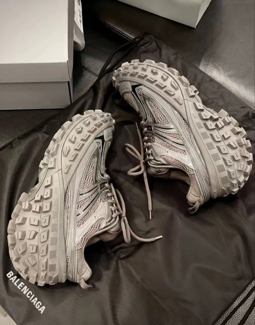 Balenciaga Defender Black Gray  685611 W2RA6 3000  review 