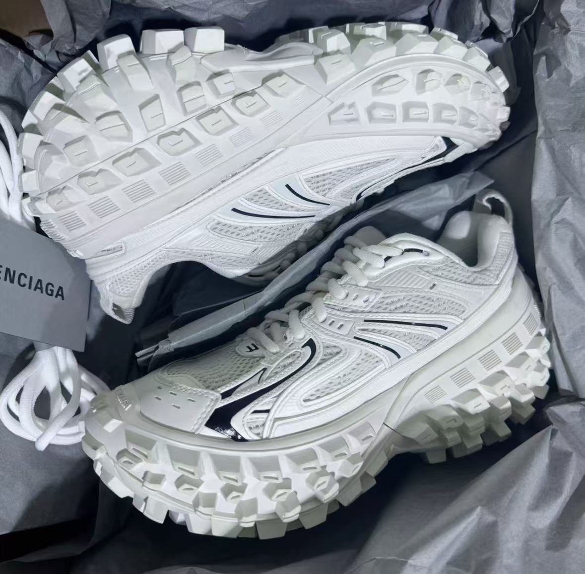  Balenciaga Defender Off-White  685611 W2RAA 9110 review Gene