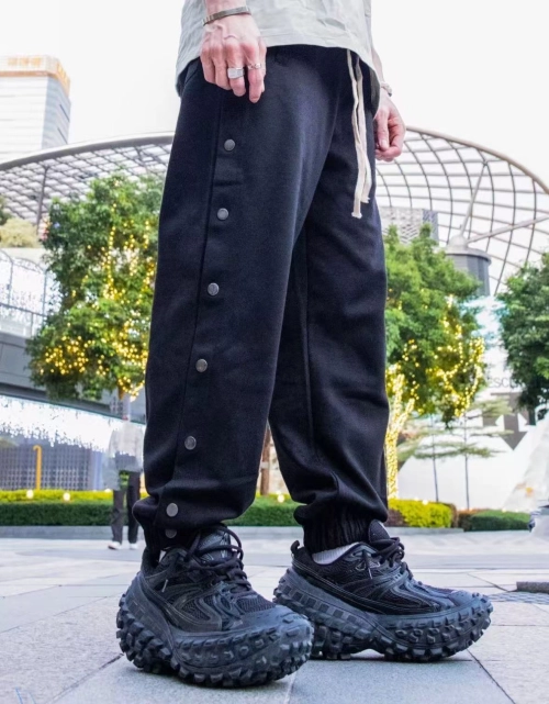 Balenciaga Defender Blackish Green  685611 W2RA6 3000 review 