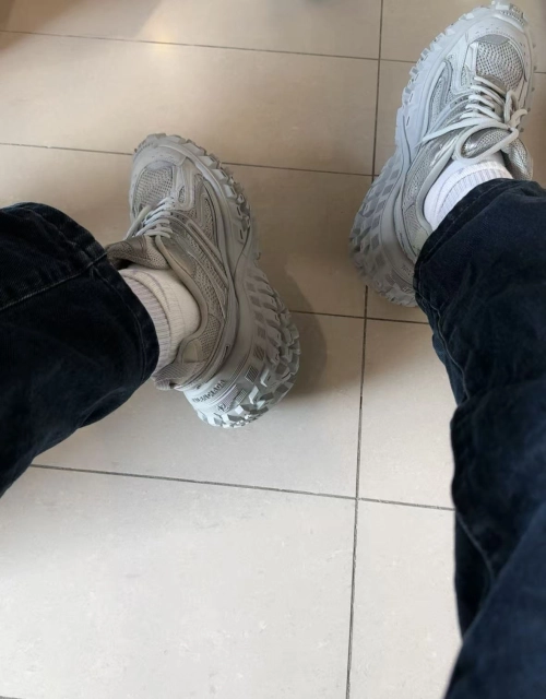  Balenciaga Defender Light Gray  685611 W2RA6 1200 review 