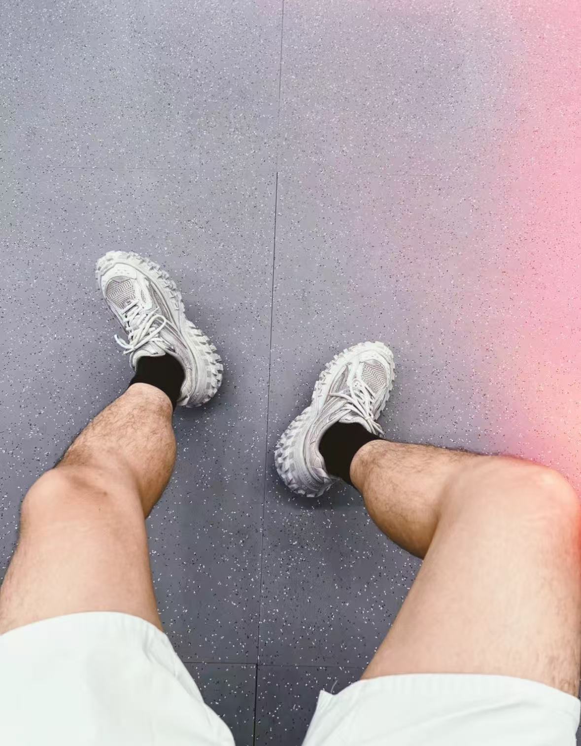  Balenciaga Defender Light Gray  685611 W2RA6 1200 review fery