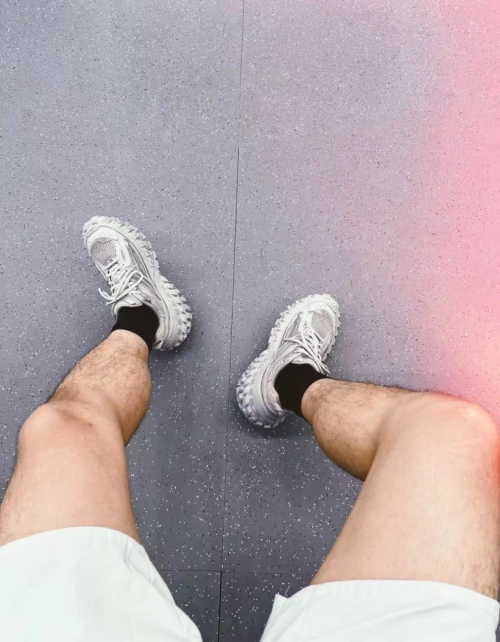  Balenciaga Defender Light Gray  685611 W2RA6 1200 review 