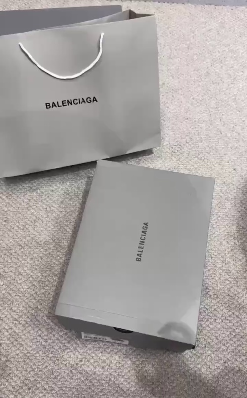  Balenciaga Defender Black Brown 685611 W3RBS 2408 review 