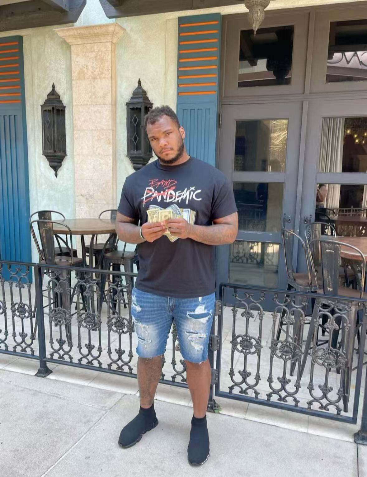 Balenciaga Speed Graffiti Black White (Women's) 605942W2DB71006 review Gerben