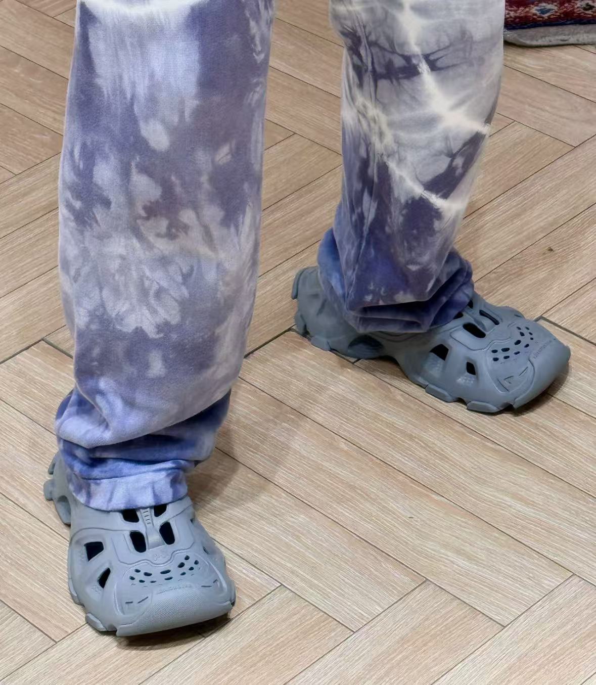 BALENCIAGA Grey 735249 W3CES 1200 review Keith