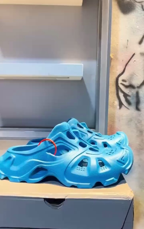 BALENCIAGA BLUE  735249 W3CES 4400 review 