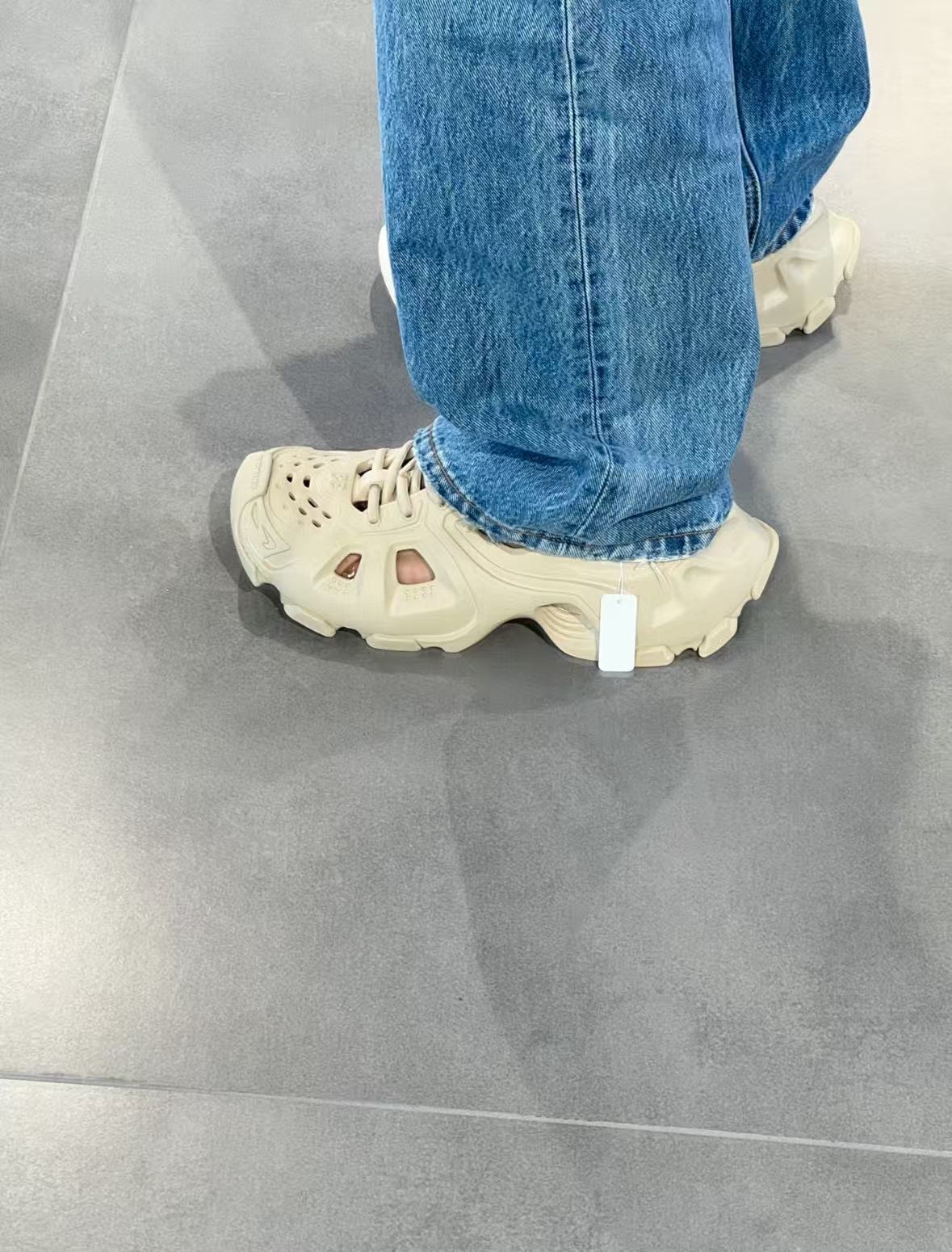 BALENCIAGA CreamColoured  702416W3CES9300 review Kelly