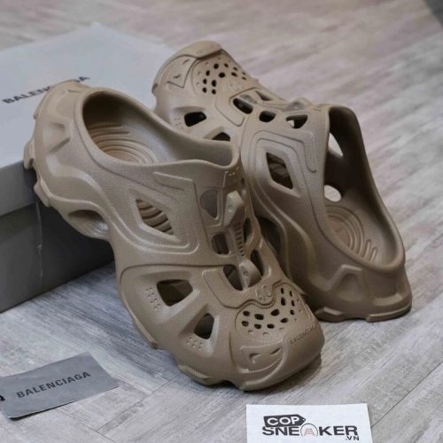 BALENCIAGA Brown 735249 W3CES 2000 review 