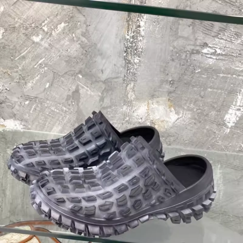  Balenciaga Defender Black 735250 W3CV2 1000 review 