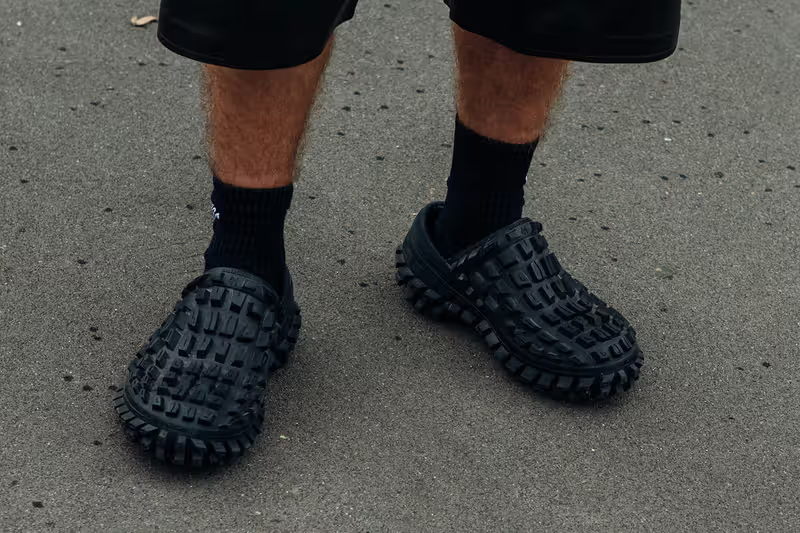  Balenciaga Defender Black 735250 W3CV2 1000 review yle