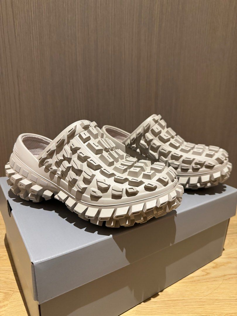 Balenciaga Defender Rice White 735250 W3CV2 9700 review yle