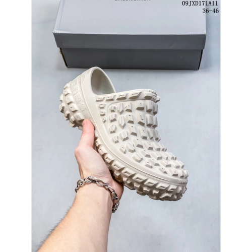 Balenciaga Defender Rice White 735250 W3CV2 9700 review 