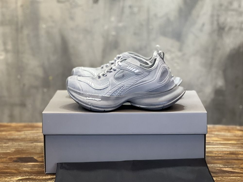 Balenciaga Circuit Sneaker 'Worn-Out - Grey'  793944 WFLGY 6315 review artin