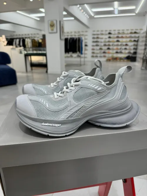 Balenciaga Circuit Sneaker 'Worn-Out - Grey'  793944 WFLGY 6315 review 