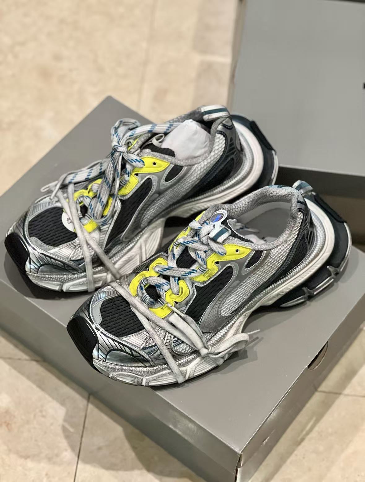 Balenciaga 3XL White Blue Yellow  734734 W3XL5 9047 review aximili