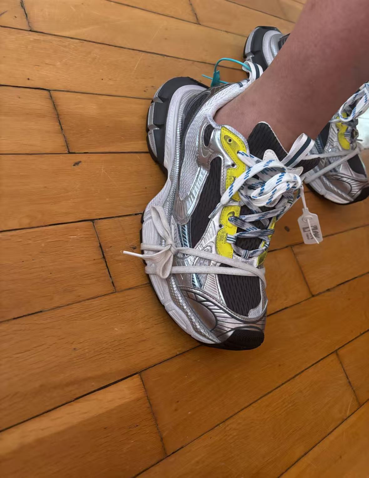 Balenciaga 3XL White Blue Yellow  734734 W3XL5 9047 review well