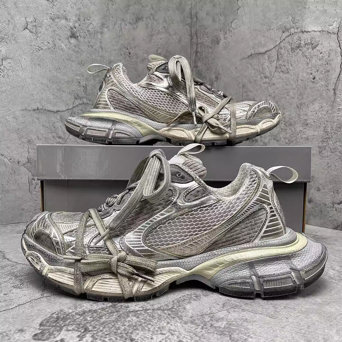 Balenciaga 3XL Off White (Women's)  734731 W3XL4 9191 review lo