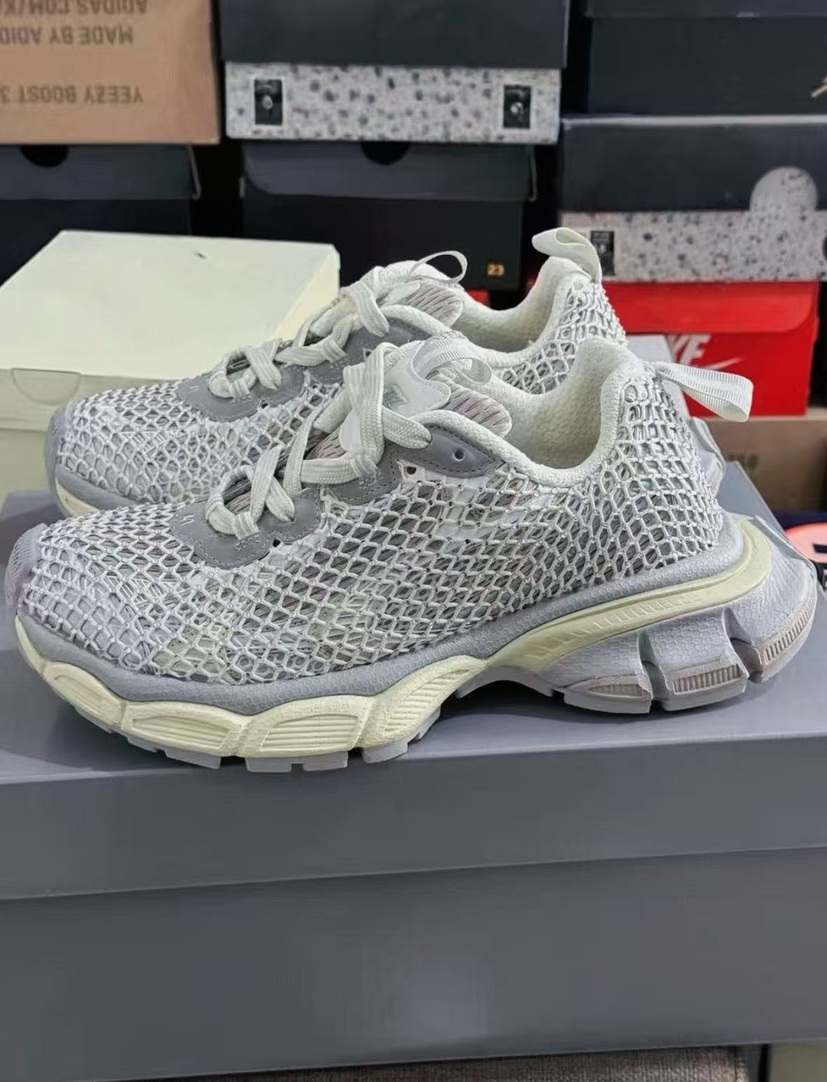 Balenciaga Champagne Color 788818 W3XFN 9191 review ike