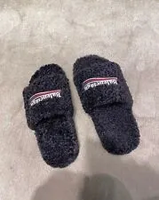 Balenciaga Black Furry Slides review rton