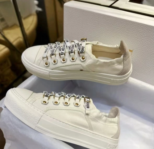 Dior New Oblique White review 