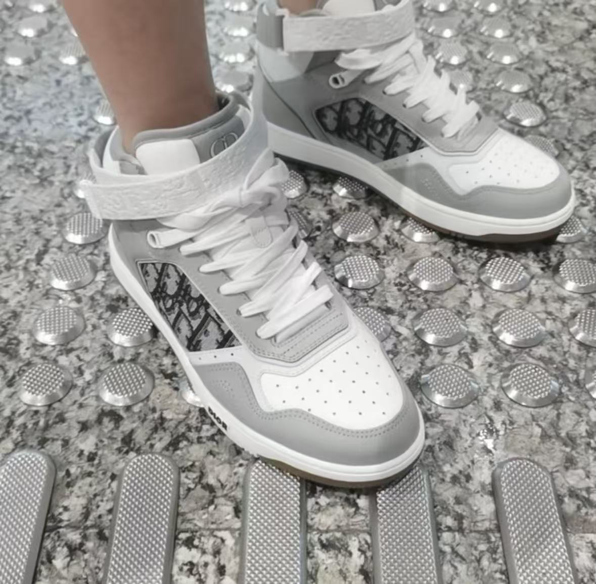 Dior B27 High Gray White  3SH132ZIR_H165 review Simon