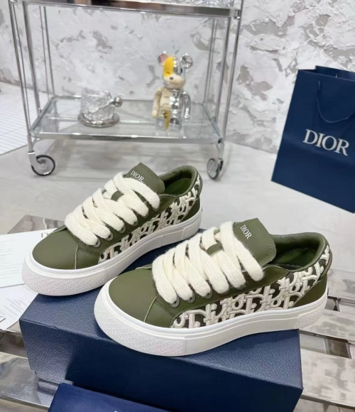 Dior B33 Sneaker Khaki Smooth Calfskin Oblique Raised Embroidery (Numbered) 3SN303ZYQ_H681 review 