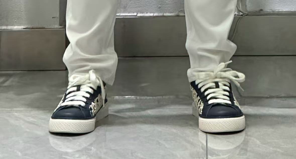 Dior B33 Sneaker Navy Blue Smooth Calfskin Oblique Raised Embroidery (Numbered) 3SN303ZYQ_H561 review ilip