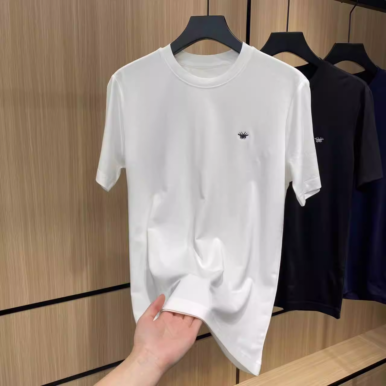 Dior classic bee embroidered short sleeve white review nard