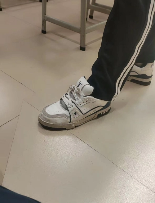 Louis Vuitton Trainer #54 Signature White Green 1ABNIS review 