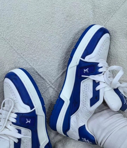 Louis Vuitton Trainer #54 Signature Blue White  1AANEV review 