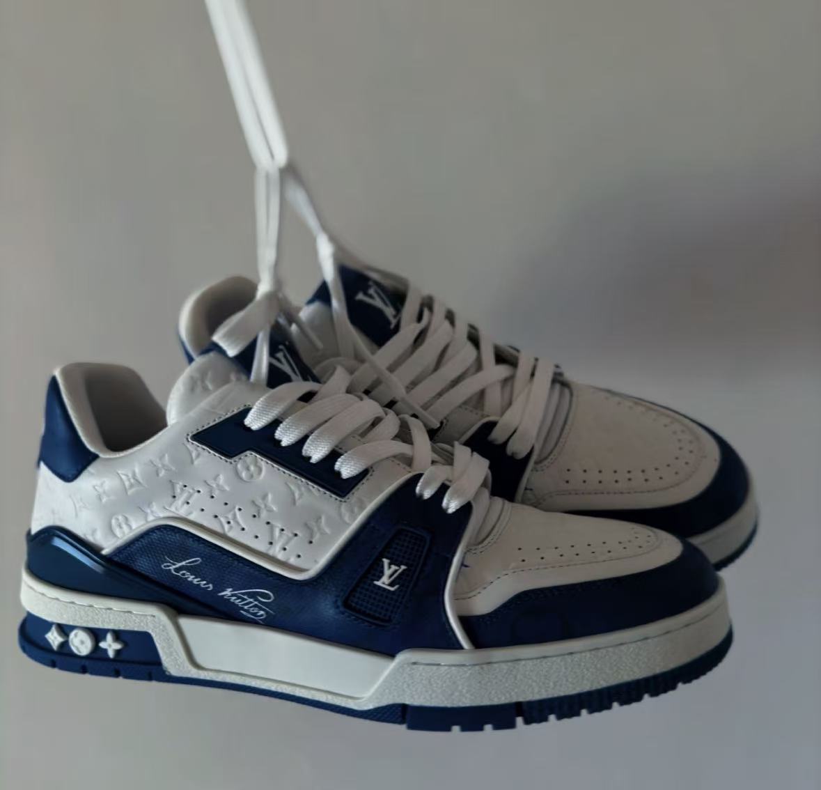 Louis Vuitton Trainer #54 Signature Blue White  1AANEV review mos