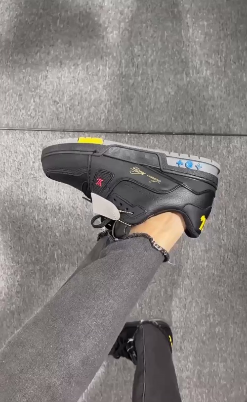  Louis Vuitton Trainer Black Litchi Pattern FD0226 review 