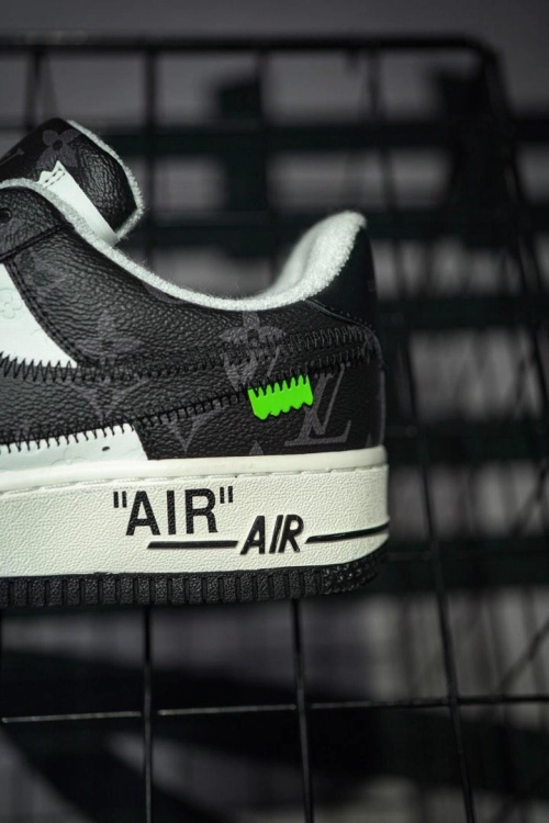  Louis Vuitton x Nike Air Force 1 Black White  7108-8 review 