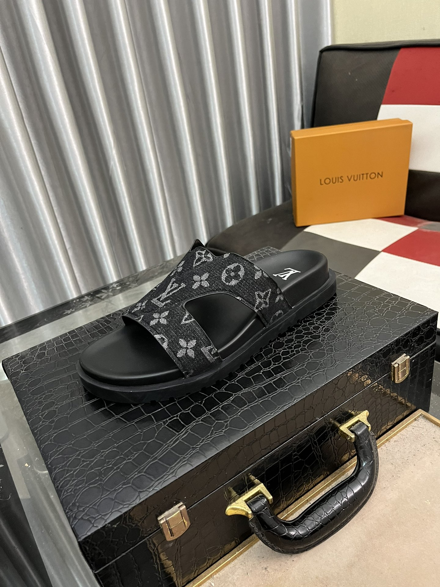 LOUIS VUITTON Oasis Black Cloth review IRD