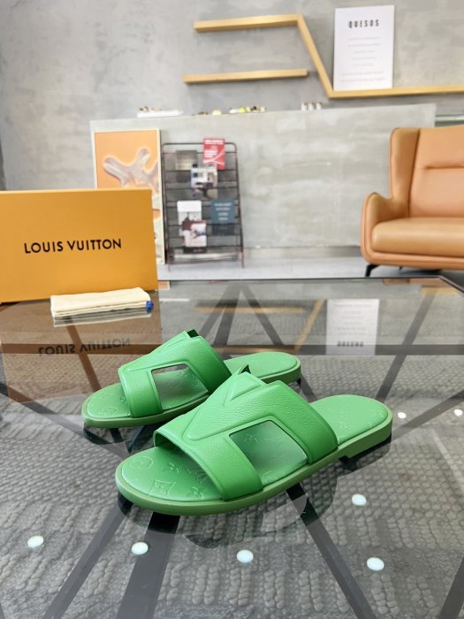 LOUIS VUITTON Oasis Green Glossy Surface review abelle