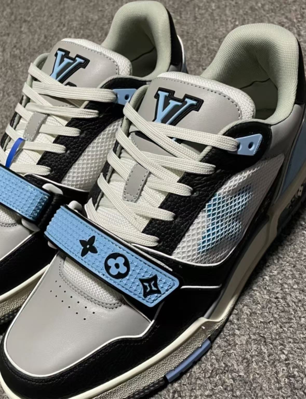Louis Vuitton LV Trainer Black Blue Monogram Flower 1AC512 review son