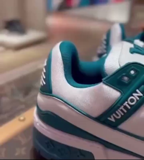 Louis Vuitton LV Trainer Maxi Sneaker White Green 1ACI0M review 