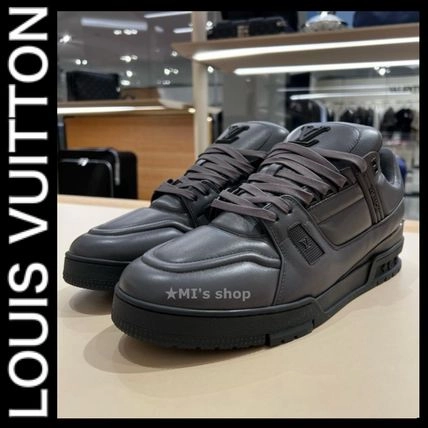 Louis Vuitton Trainer black review 