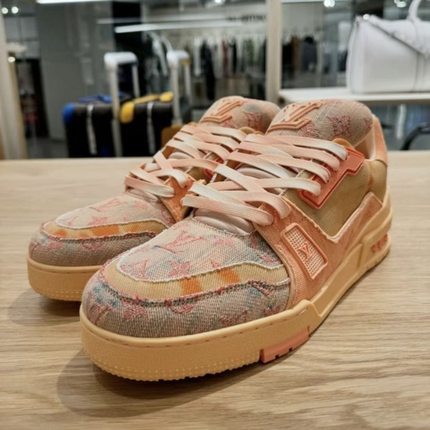LOUIS VUITTON Trainer XS Rendering Orange Cloth review wn