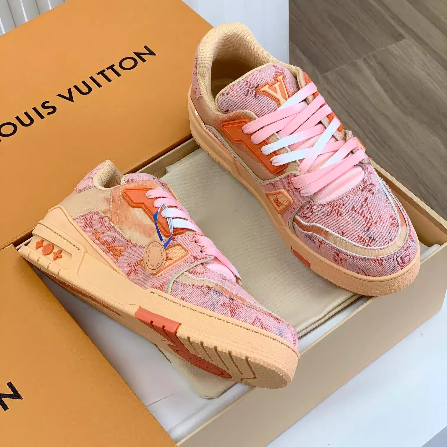 LOUIS VUITTON Trainer XS Rendering Orange Cloth review a